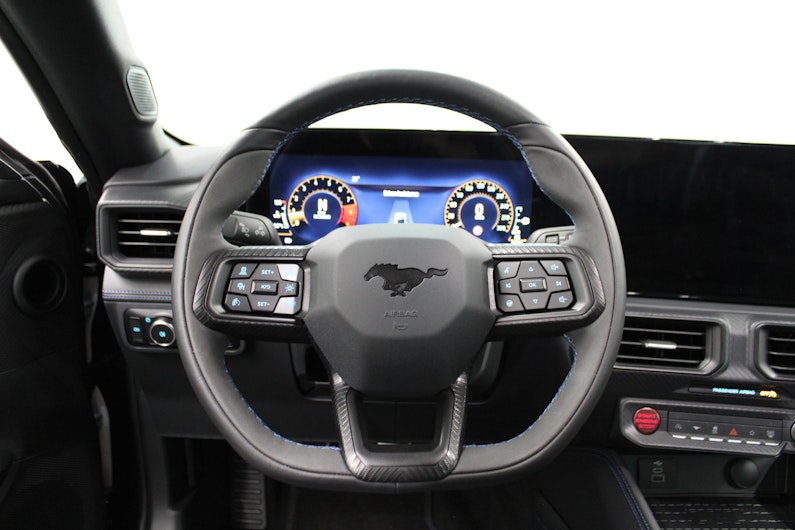 Vehicle image FORD MUSTANG