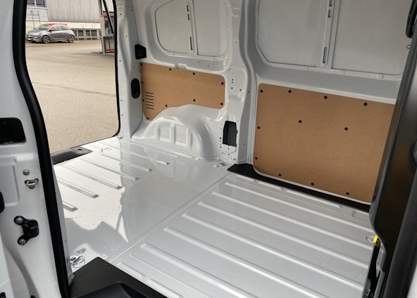 Vehicle image 6 Vehicle image 6