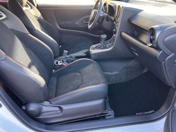 Vehicle image 10 Vehicle image 10