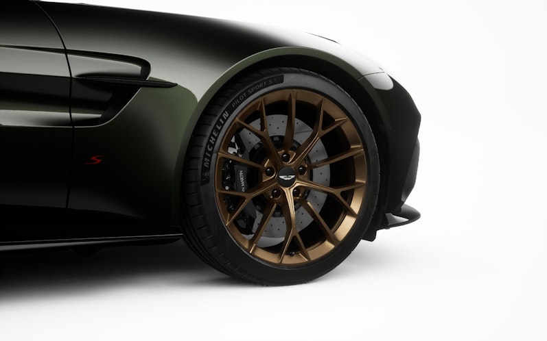 Vehicle image ASTON MARTIN V12 Vantage