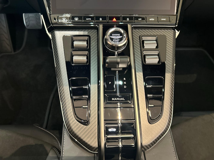 image du véhicule ASTON MARTIN V12 Vantage