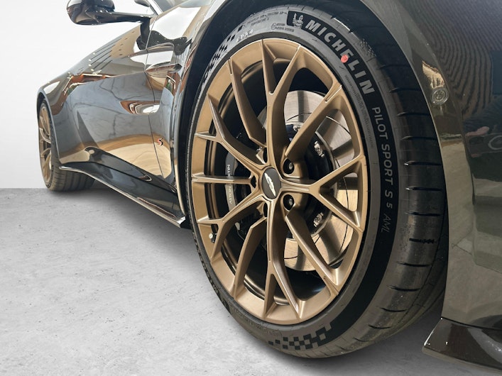image du véhicule ASTON MARTIN V12 Vantage