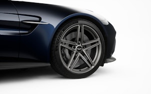 Vehicle image ASTON MARTIN V8 Vantage Roadster 4.0 V8 Bi-Turbo