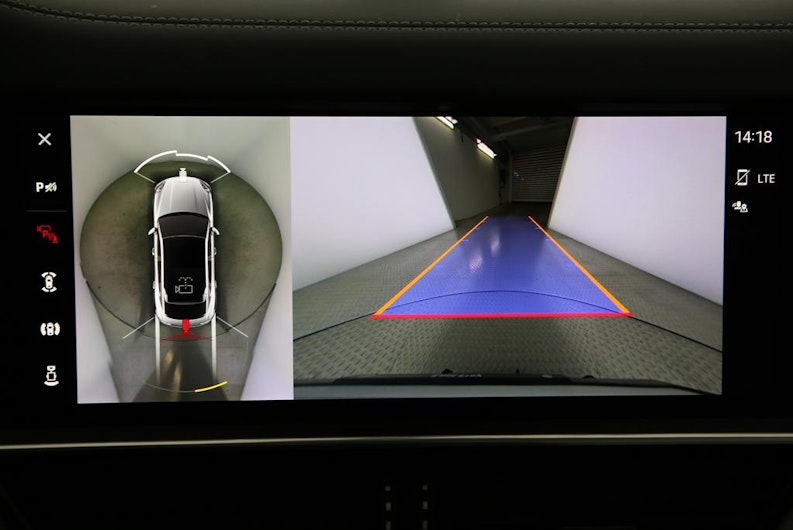 Vehicle image PORSCHE CAYENNE