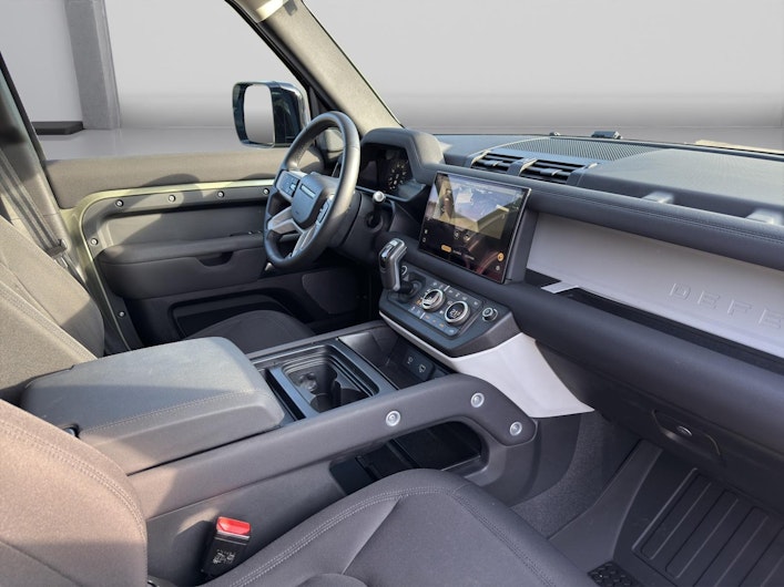 Vehicle image LAND ROVER DEFENDER