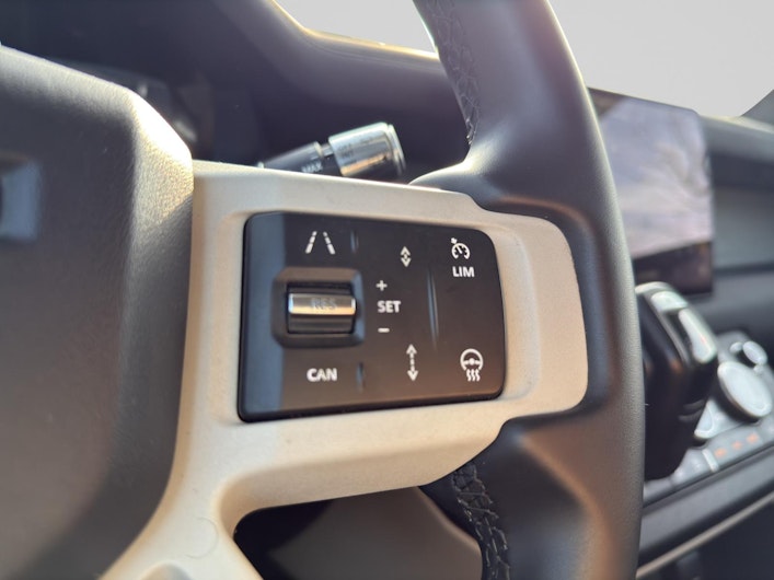 Vehicle image LAND ROVER DEFENDER