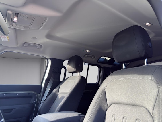 Vehicle image 18 Vehicle image 18