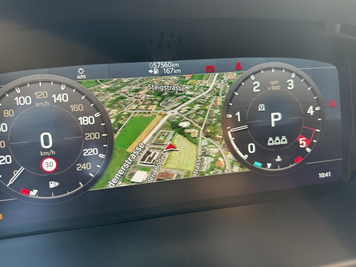 Vehicle image LAND ROVER DEFENDER