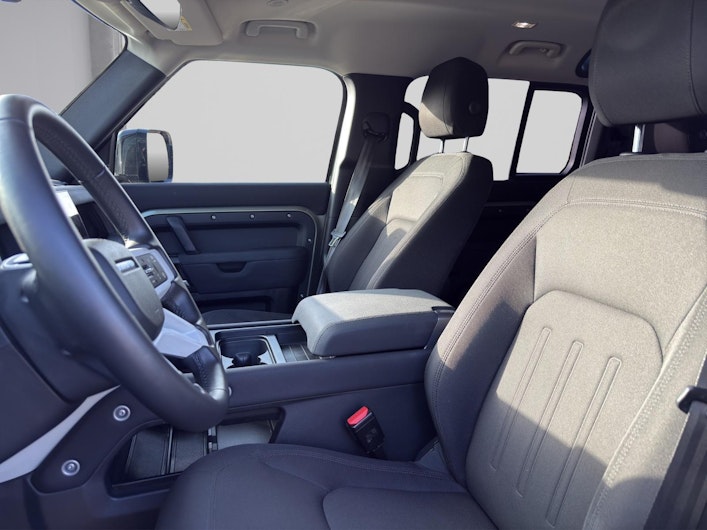 Vehicle image LAND ROVER DEFENDER