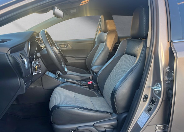 Vehicle image 8 Vehicle image 8