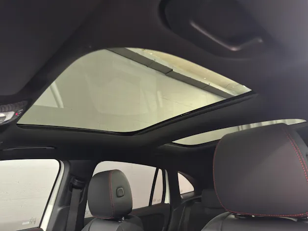 Mercedes-Benz GLA 250 e AMG Line  EQ Star