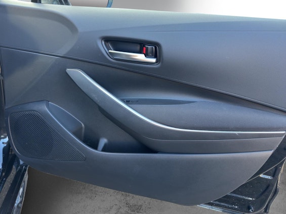 Vehicle image 15 Vehicle image 15