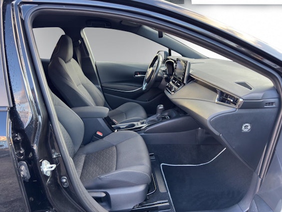 Vehicle image 14 Vehicle image 14