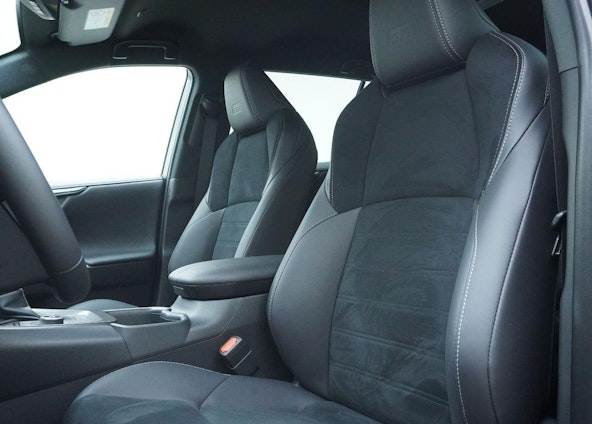 Vehicle image 4 Vehicle image 4