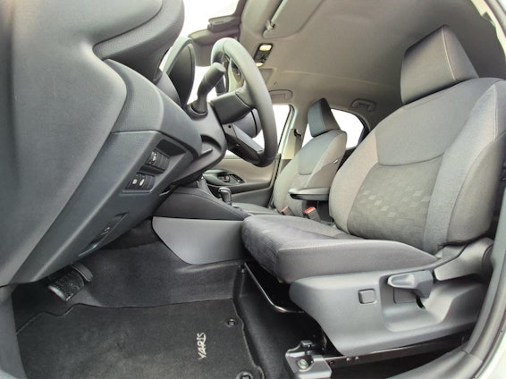 Vehicle image 4 Vehicle image 4