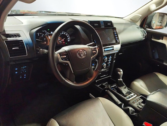 Vehicle image 8 Vehicle image 8