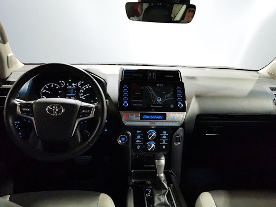 Vehicle image 9 Vehicle image 9