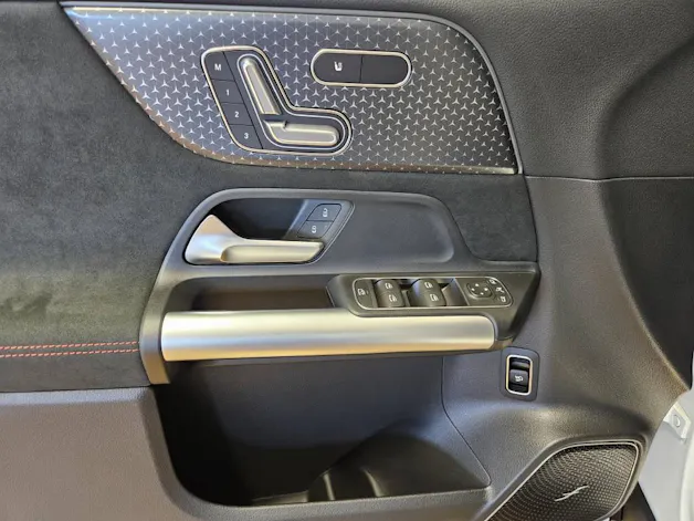 Mercedes-Benz EQA 350 4Matic AMG Line Swiss Star