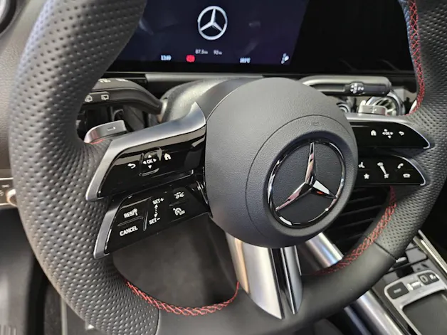 Mercedes-Benz EQA 350 4Matic AMG Line Swiss Star