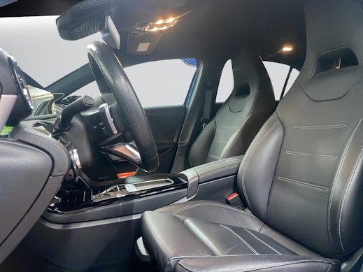 MERCEDES-BENZ A 200 AMG Line 3