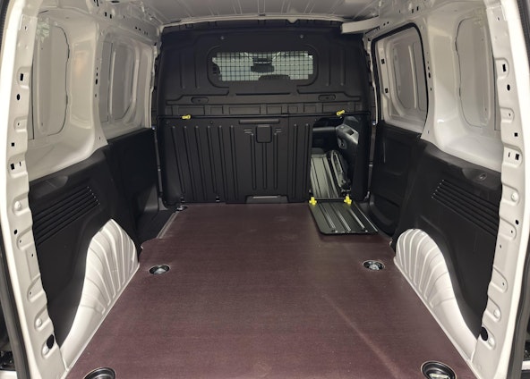 Vehicle image 14 Vehicle image 14