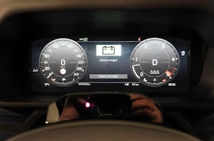 Vehicle image LAND ROVER Defender 90 3.0 D I6 250 X-Dynamic SE