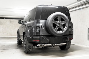 Vehicle image LAND ROVER Defender 90 3.0 D I6 250 X-Dynamic SE