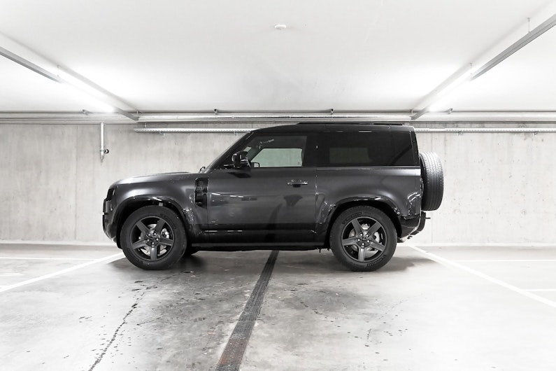 Vehicle image LAND ROVER DEFENDER