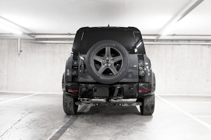 Vehicle image LAND ROVER Defender 90 3.0 D I6 250 X-Dynamic SE