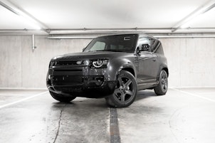 Vehicle image LAND ROVER Defender 90 3.0 D I6 250 X-Dynamic SE