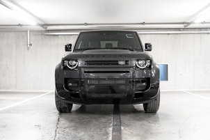 Vehicle image LAND ROVER Defender 90 3.0 D I6 250 X-Dynamic SE