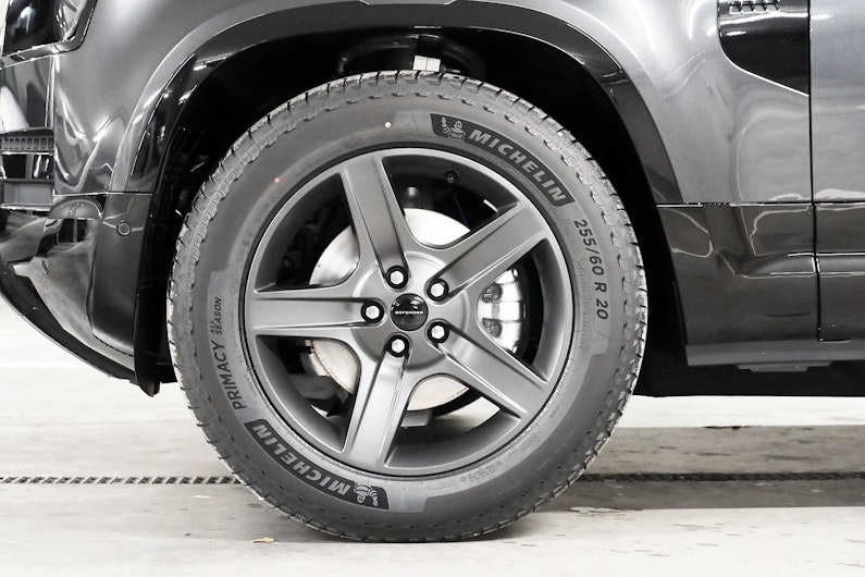 Vehicle image LAND ROVER DEFENDER