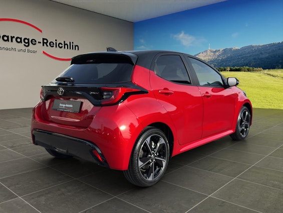 Vehicle image 4 Vehicle image 4