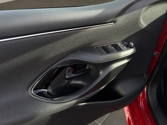 Vehicle image 17 Vehicle image 17