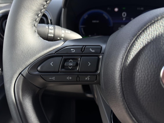 Vehicle image 14 Vehicle image 14