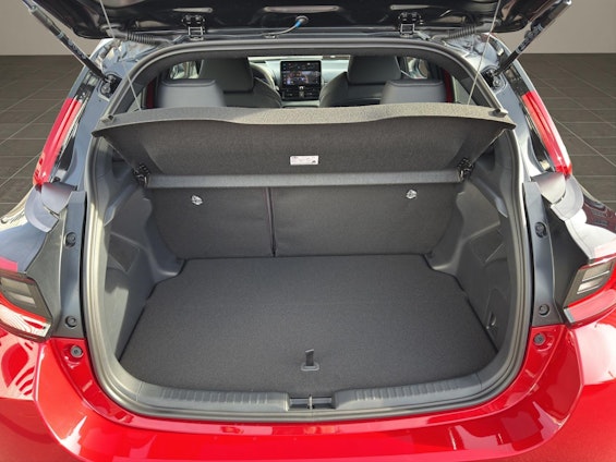 Vehicle image 19 Vehicle image 19