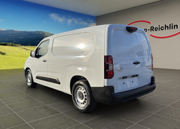 Vehicle image 2 Vehicle image 2