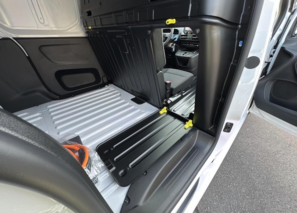 Vehicle image 17 Vehicle image 17