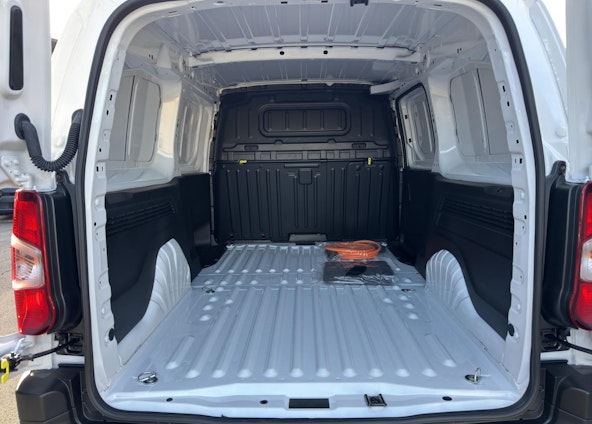 Vehicle image 19 Vehicle image 19