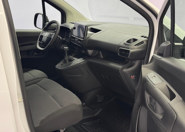 Vehicle image 6 Vehicle image 6