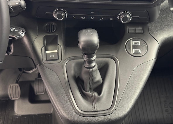 Vehicle image 11 Vehicle image 11