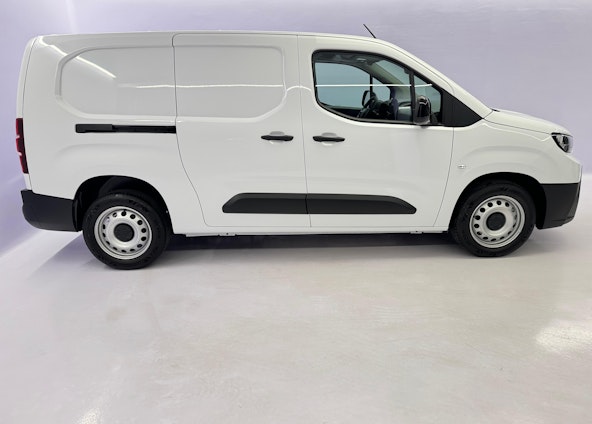 Vehicle image 2 Vehicle image 2