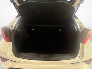 Vehicle image TOYOTA C-HR 1.8 VVTi HSD Move