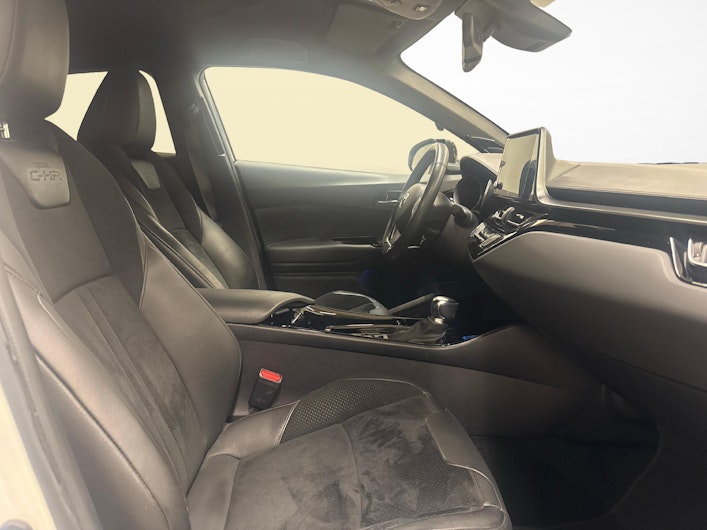 Vehicle image TOYOTA C-HR