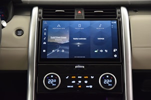 Vehicle image LAND ROVER Discovery 3.0 D I6 350 Gemini