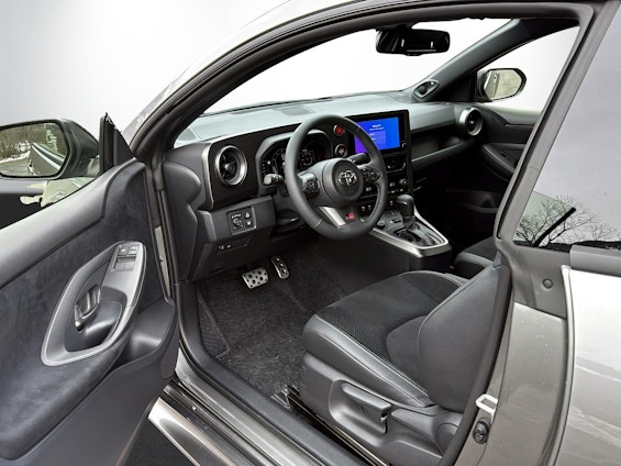 Vehicle image 8 Vehicle image 8