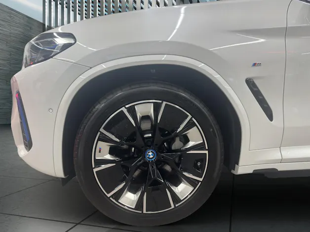BMW iX3 E-Motor Impressive