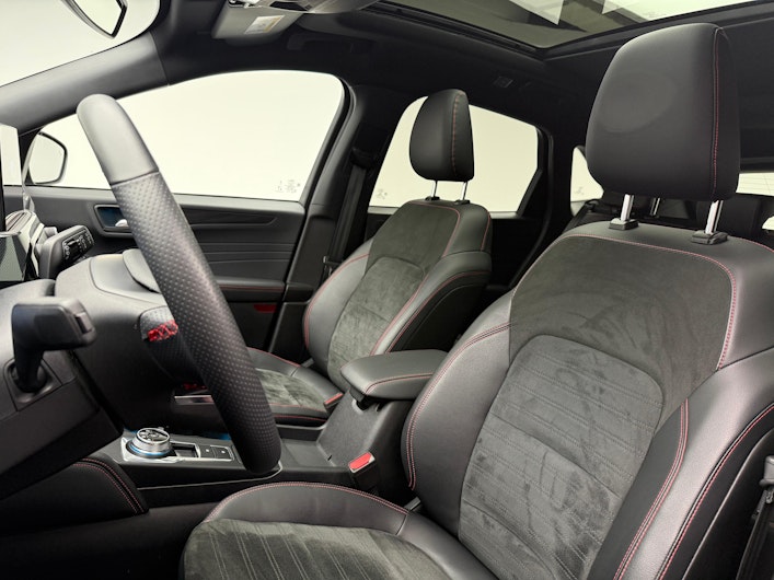 Vehicle image FORD KUGA