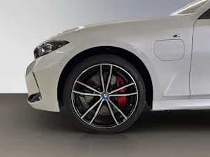 BMW 330e xDrive SAG Touring
