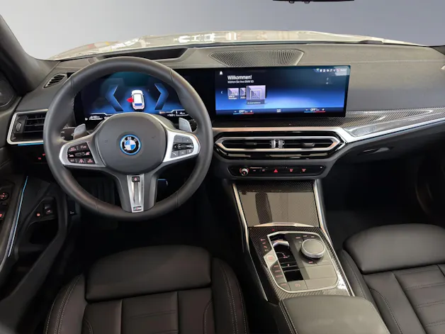 BMW 330e xDrive SAG Touring